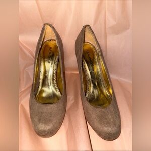 Rampage Taupe Suede Heels